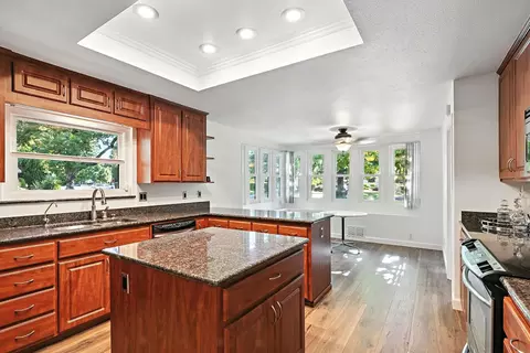 400 Hamden Ln, Modesto, CA 95350 photo 11