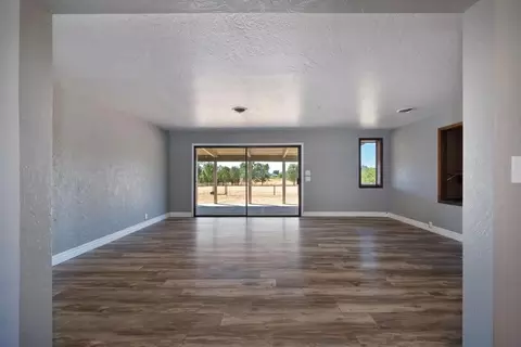 Living - 3098 Don Rd, Biggs, CA 95917 photo 2 of 14