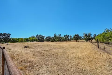 Exterior - 3098 Don Rd, Biggs, CA 95917 photo 8 of 16