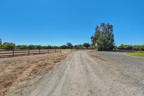 Exterior - 3098 Don Rd, Biggs, CA 95917 photo 9 of 16