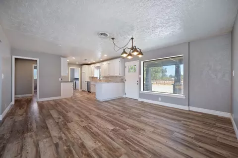 Living - 3098 Don Rd, Biggs, CA 95917 photo 10 of 14