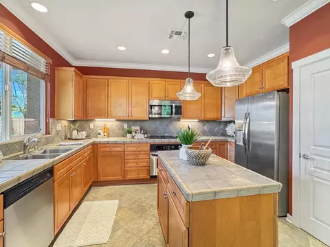 2874 Coopers Hawk Loop, Lincoln, CA 95648 photo 3