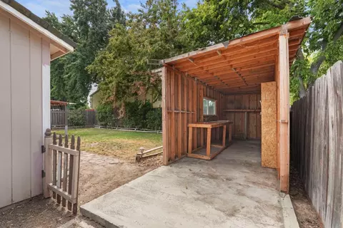233 S Roxie Dr, Ripon, CA 95366 photo 38