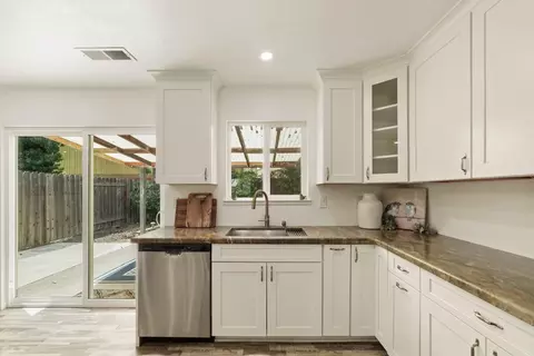 233 S Roxie Dr, Ripon, CA 95366 photo 18