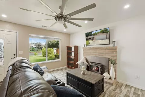 233 S Roxie Dr, Ripon, CA 95366 photo 11