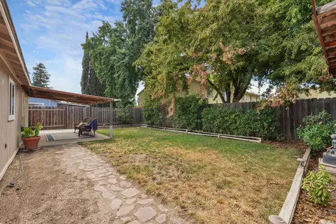 233 S Roxie Dr, Ripon, CA 95366 photo 37