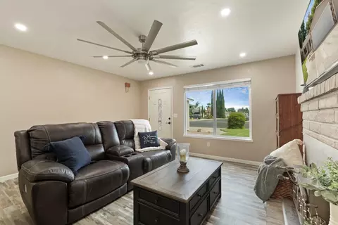 233 S Roxie Dr, Ripon, CA 95366 photo 10