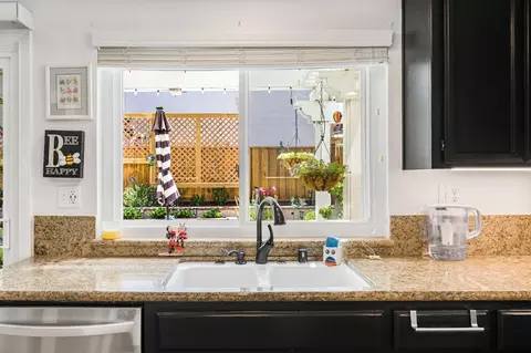 Kitchen - 1402 Egret Dr, Tracy, CA 95376 photo 5 of 5
