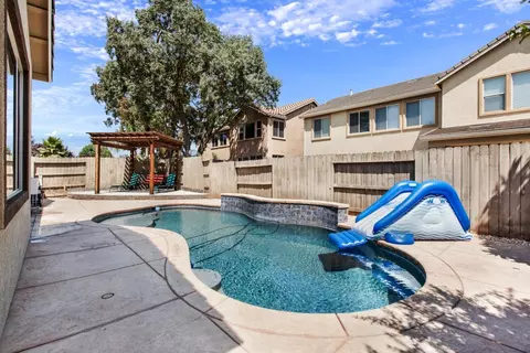 9219 Crowell Dr, Elk Grove, CA 95624