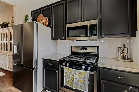 Kitchen - 3709 Rollins Way, Antelope, CA 95843 photo 4 of 5