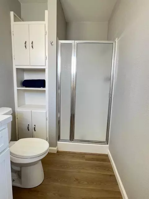 Bath - 2816 10th St, Ceres, CA 95307 photo 3 of 3