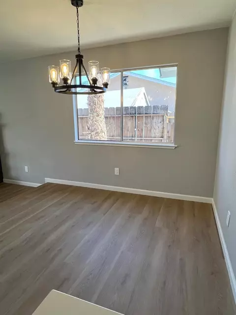Dining - 2816 10th St, Ceres, CA 95307 photo 1 of 2