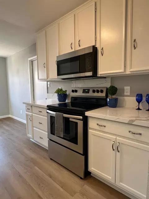 Kitchen - 2816 10th St, Ceres, CA 95307 photo 2 of 5