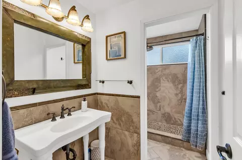 Bath - 3326 El Castillo Ct, Antelope, CA 95843 photo 2 of 10