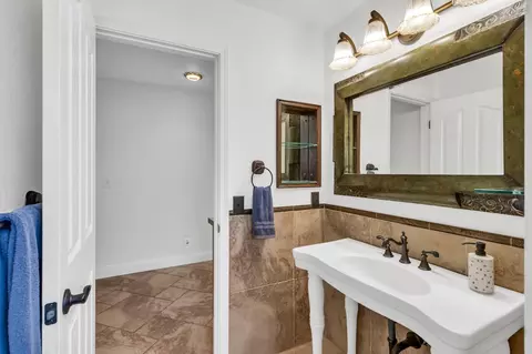 Bath - 3326 El Castillo Ct, Antelope, CA 95843 photo 4 of 10