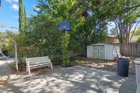 Exterior - 317 Dorado Ln, Modesto, CA 95356 photo 7 of 8
