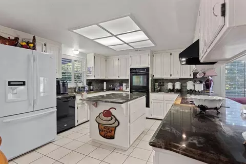 Kitchen - 317 Dorado Ln, Modesto, CA 95356 photo 1 of 4