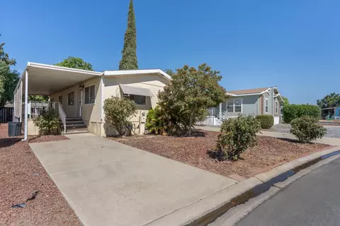 1218 E Cleveland Ave #12, Madera, CA 93638 photo 2