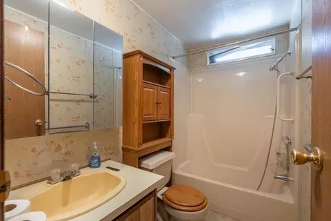 1218 E Cleveland Ave #12, Madera, CA 93638 photo 5