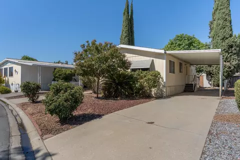 1218 E Cleveland Ave #12, Madera, CA 93638 photo 1