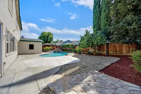 Exterior - 2518 Peppercorn Ln, Tracy, CA 95377 photo 8 of 9