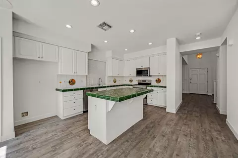 Kitchen - 2518 Peppercorn Ln, Tracy, CA 95377 photo 2 of 3