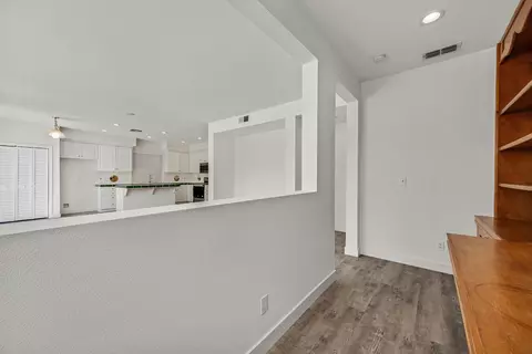 Entry Way - 2518 Peppercorn Ln, Tracy, CA 95377 photo 2 of 2