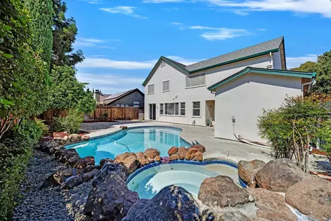 Exterior - 2518 Peppercorn Ln, Tracy, CA 95377 photo 5 of 9