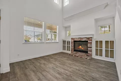 Living - 2518 Peppercorn Ln, Tracy, CA 95377 photo 2 of 9