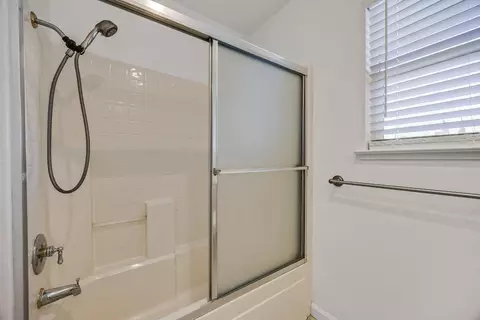 Bath - 2518 Peppercorn Ln, Tracy, CA 95377 photo 4 of 4