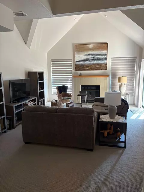 Living - 1142 Rivergate Dr #22, Lodi, CA 95240 photo 1 of 2