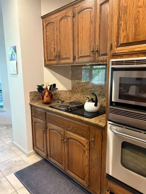 Kitchen - 1142 Rivergate Dr #22, Lodi, CA 95240 photo 3 of 3