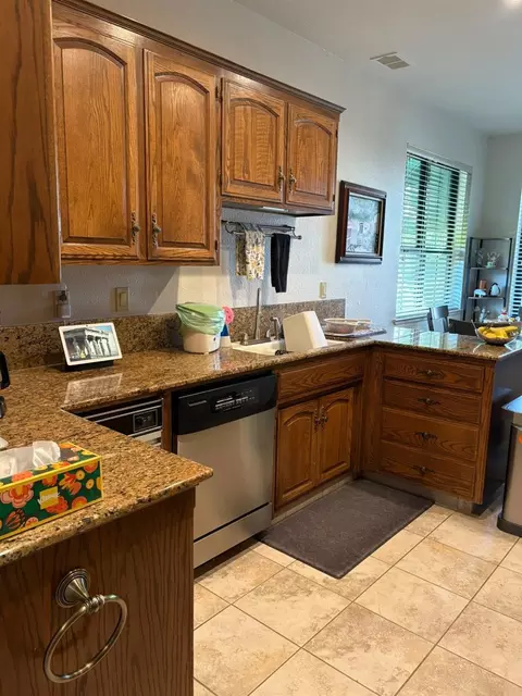 Kitchen - 1142 Rivergate Dr #22, Lodi, CA 95240 photo 2 of 3