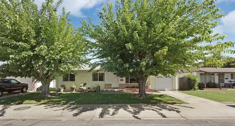 1015 Holly Dr, Lodi, CA 95240 photo 1