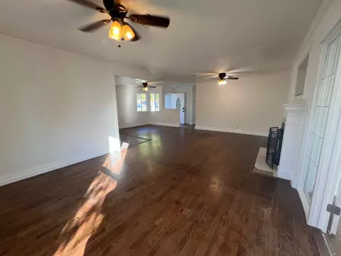 Living - 208 Tokay Ave, Modesto, CA 95350 photo 5 of 7