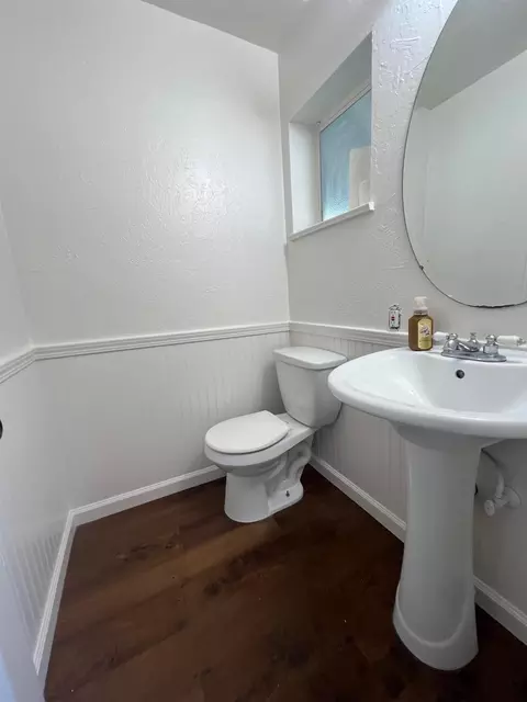 Bath - 208 Tokay Ave, Modesto, CA 95350 photo 1 of 2