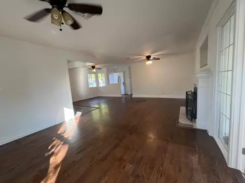 Living - 208 Tokay Ave, Modesto, CA 95350 photo 6 of 7