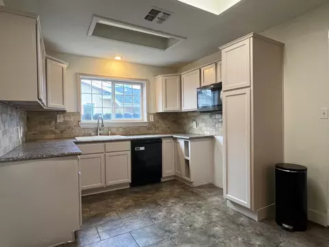 Kitchen - 208 Tokay Ave, Modesto, CA 95350 photo 1 of 2
