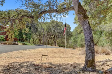 Exterior - 24733 Clayton Rd, Grass Valley, CA 95949 photo 12 of 34