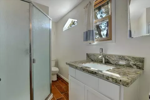 Bath - 24733 Clayton Rd, Grass Valley, CA 95949 photo 8 of 8