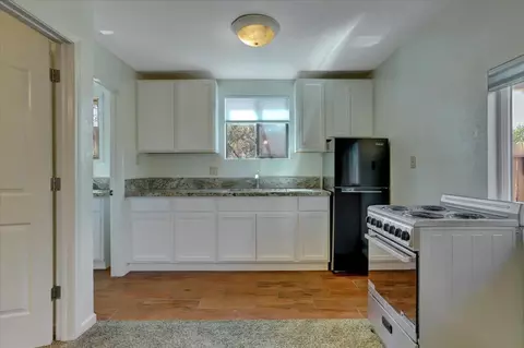 Kitchen - 24733 Clayton Rd, Grass Valley, CA 95949 photo 5 of 5