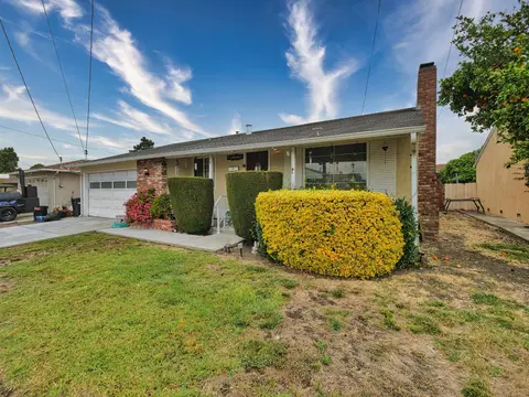 Exterior - 28044 Thackeray Ave, Hayward, CA 94544 photo 3 of 6