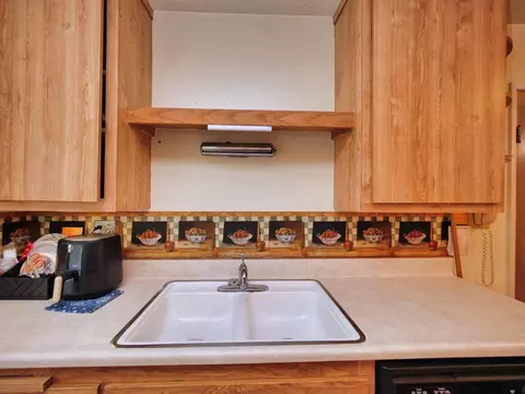 Kitchen - 28044 Thackeray Ave, Hayward, CA 94544 photo 3 of 4