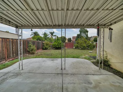 Exterior - 28044 Thackeray Ave, Hayward, CA 94544 photo 4 of 6