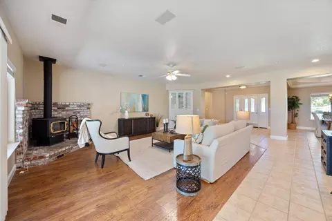 Living - 11109 Nygaard, Wilton, CA 95693 photo 2 of 3