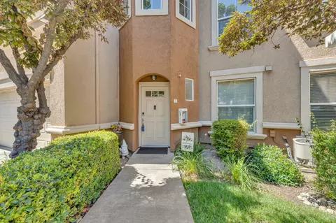 1348 Milano Dr #4, West Sacramento, CA 95691
