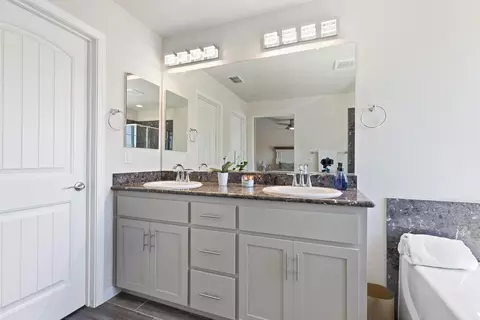 Other - 3104 Landmark Cir, Modesto, CA 95356 photo 3 of 4