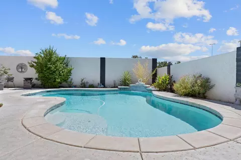 Exterior - 3104 Landmark Cir, Modesto, CA 95356 photo 7 of 12