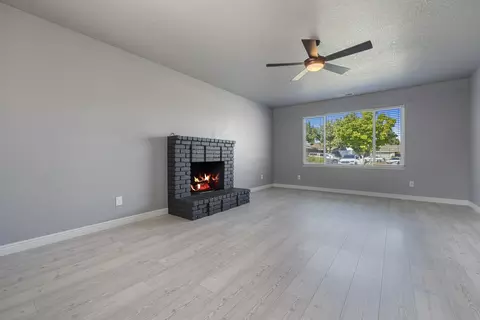 Living - 590 Kirkland Ct, Turlock, CA 95382 photo 1 of 6