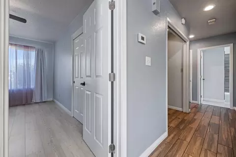 Entry Way - 590 Kirkland Ct, Turlock, CA 95382 photo 4 of 9